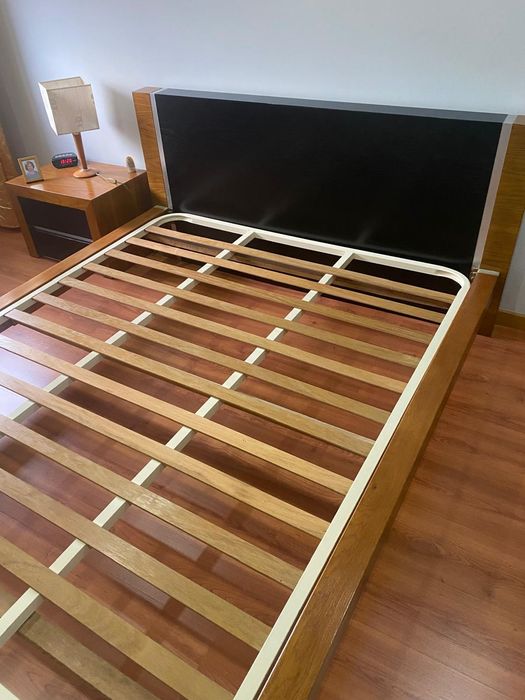 Cama e colchão em super estado