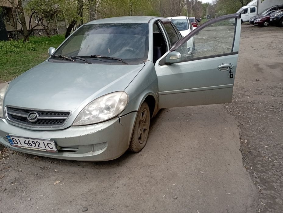 Продам машину Lifan 520