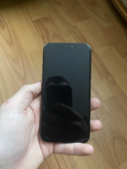 Продам iPhone 11 Pro на запчастини.