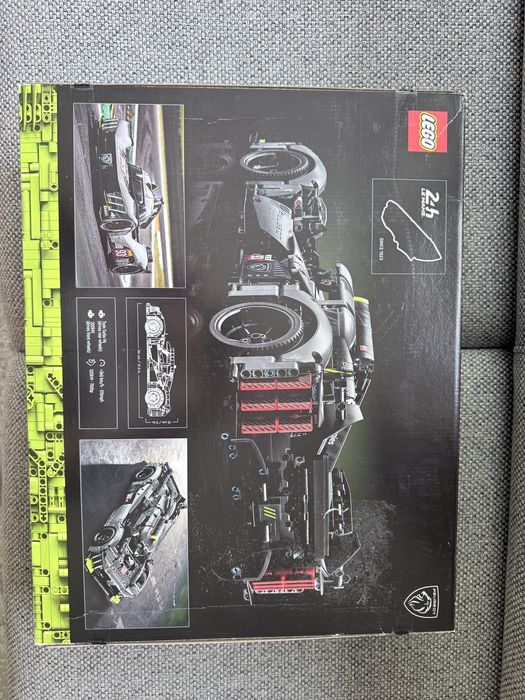 LEGO 42156 Technic PEUGEOT 9X8 24H Le Mans Hybrid Hypercar