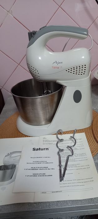 Миксер с нержавеющей чашей.