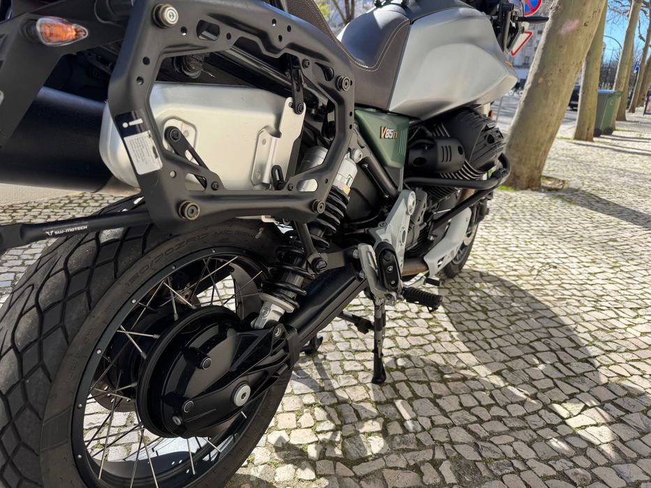 2021 Moto Guzzi V85TT