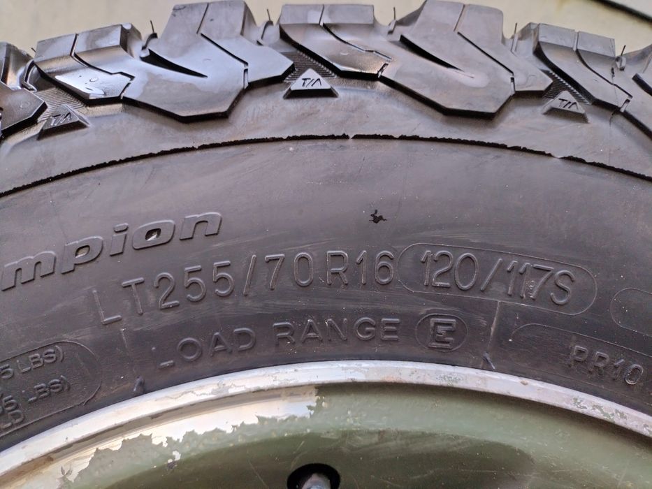 Диски +шини Міцубісі L200 255/70R16 3 шт.ціна 7000 за 1 шт.