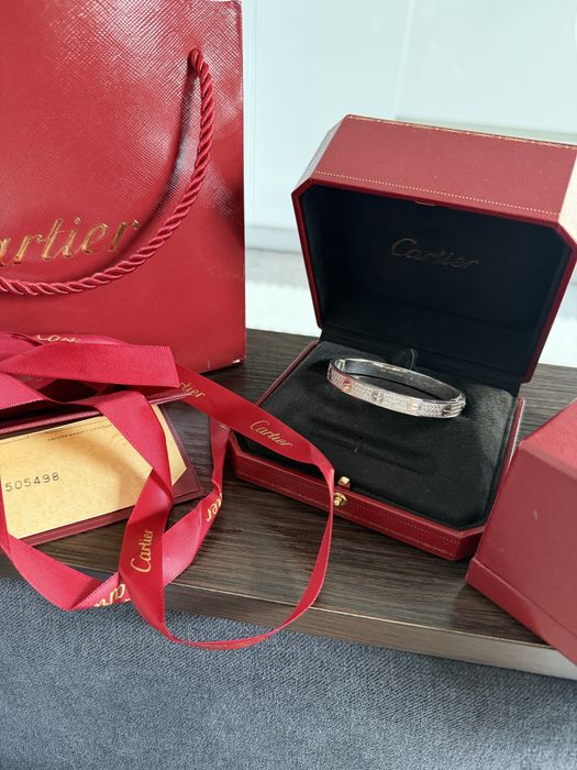Фірмова упаковка Cartier