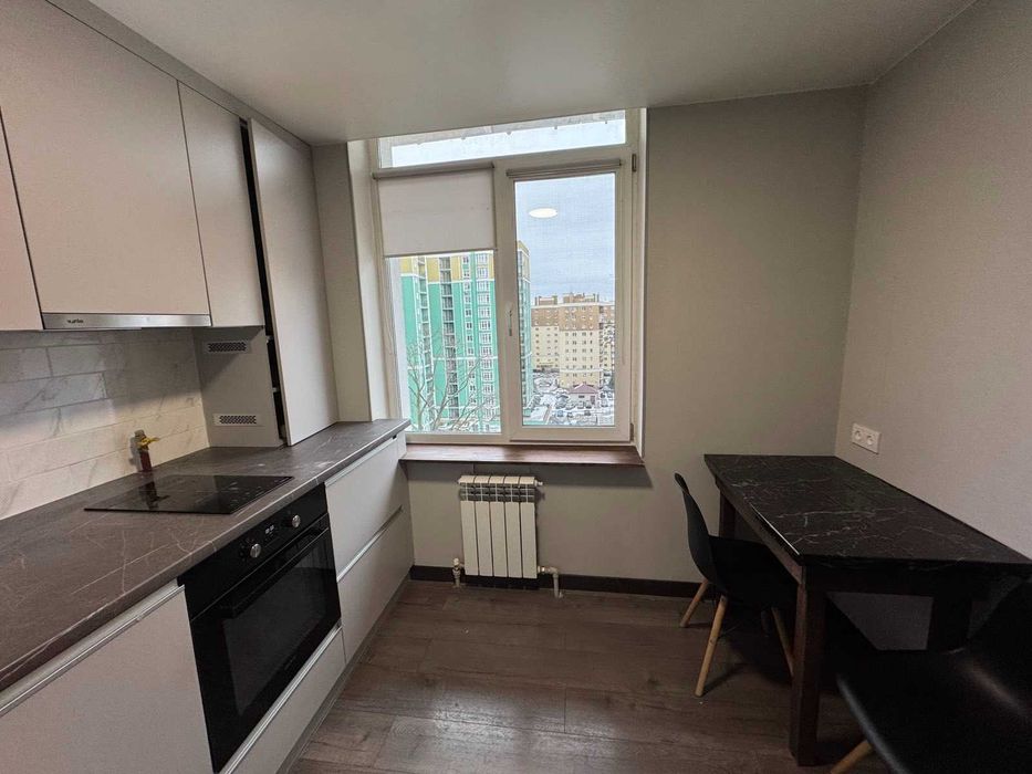 Продам 2кімнатну квартиру з новим ремонтом в центрі міста!