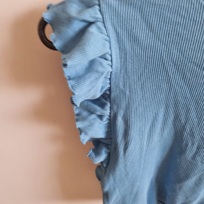 Koszulka Zara 104 prążkowana