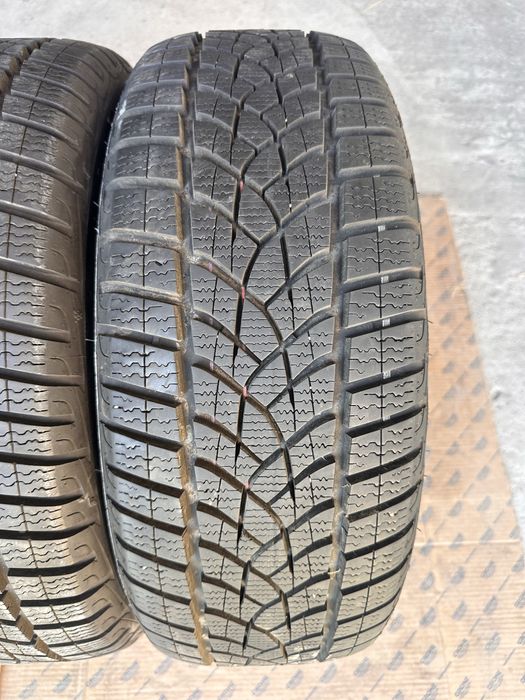 Резина зимная.   Goodyear    205.55.16.   Germany