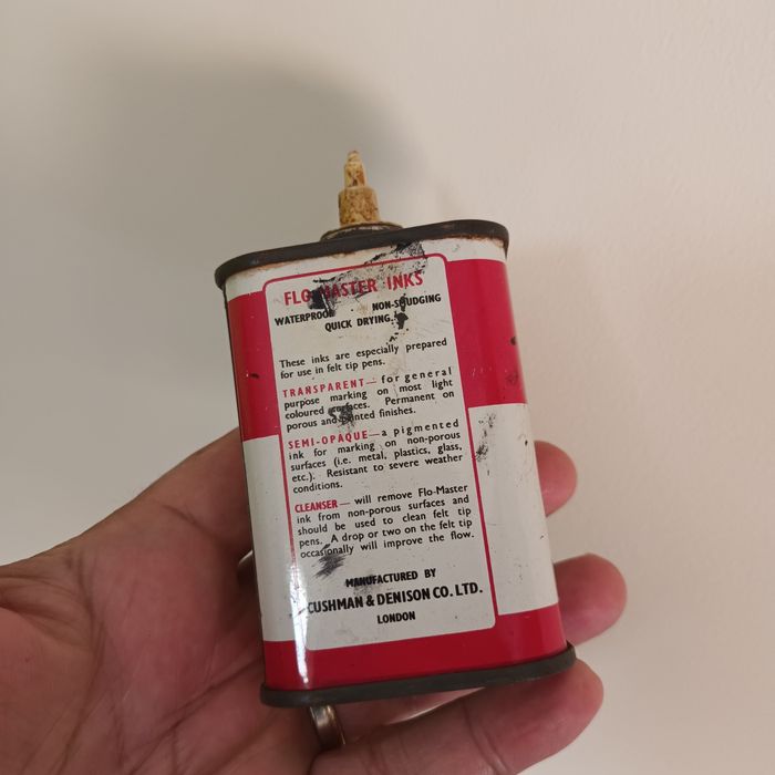 Rara lata vazia tinta para canetas