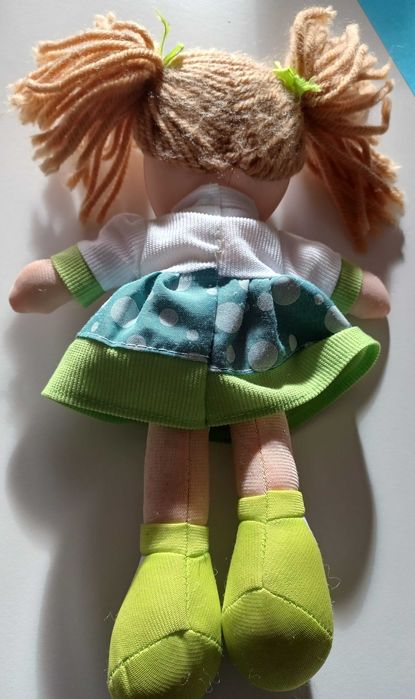 Boneca em tecido - Vestido verde - como nova