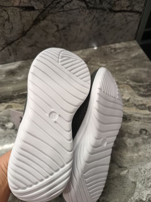 Nowe buty chłopięce 30
