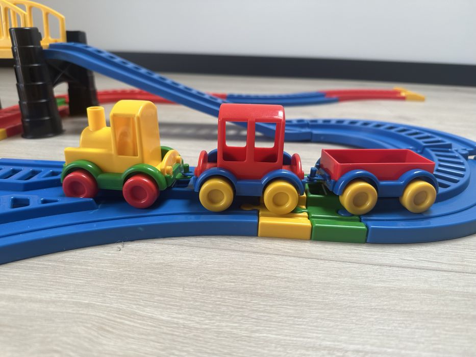Plastikowy tor pociągi