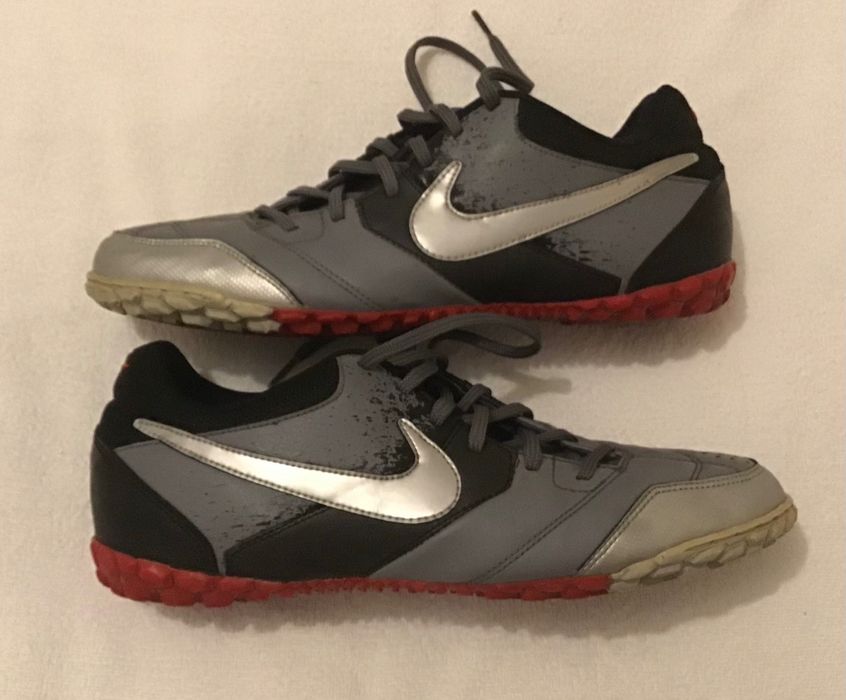 Sapatos de futebol de salão Nike Bomba 5pro