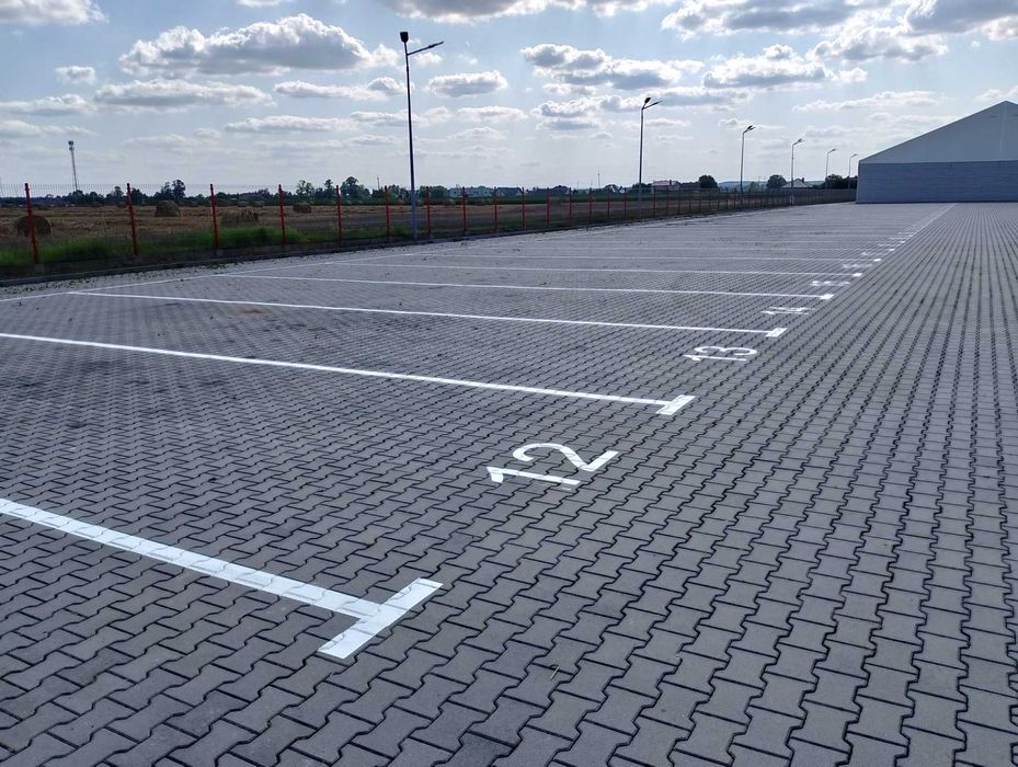 Oznakowanie Poziome Malowanie linii garaży znaki parking magazyn