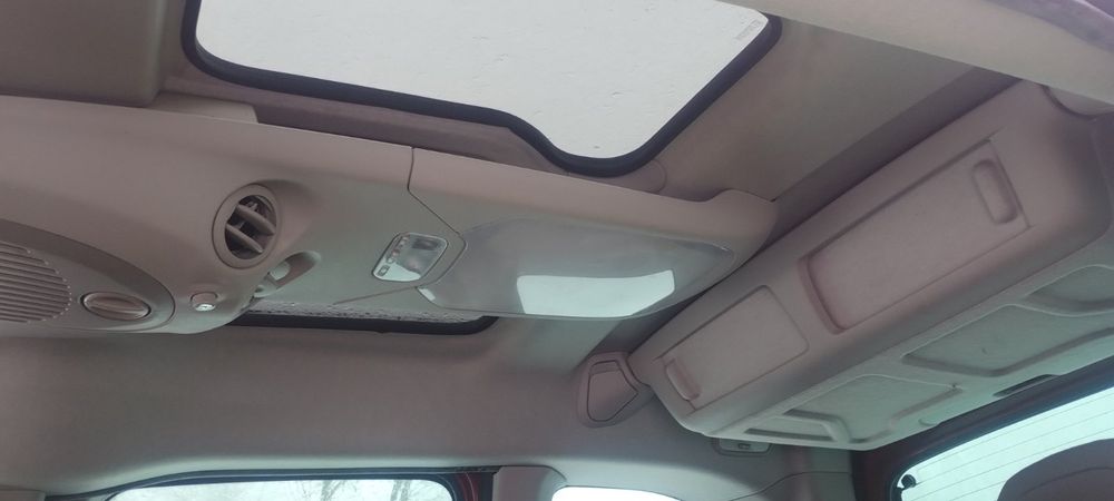 Продам Пежо- партнер 2008 р.в
1.6 бензин.ел.пакет.2 -зонний клімат--