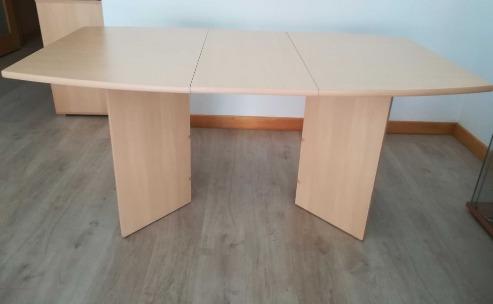 Mesa de Jantar Extensível - 6 / 8 pessoas