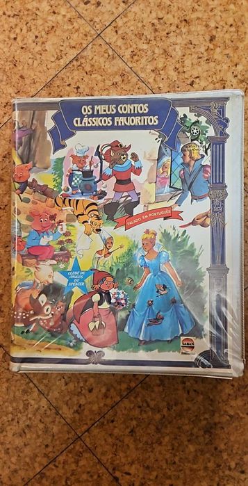 150 VHS e 40 DVD antigos