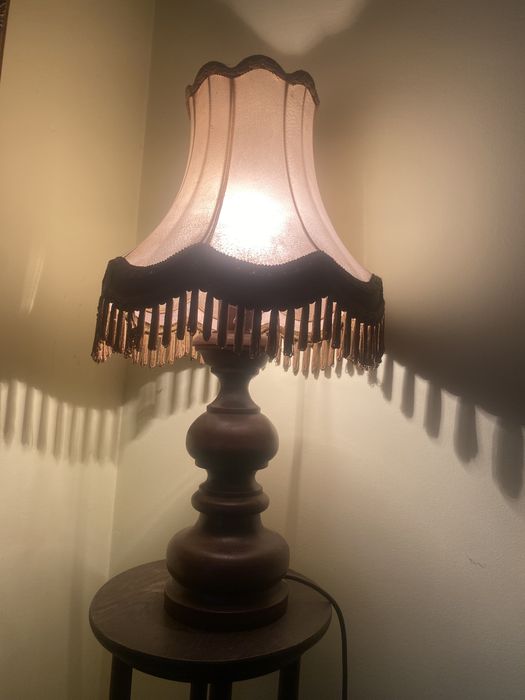 Lampa salonowa , drewniana, antyk .