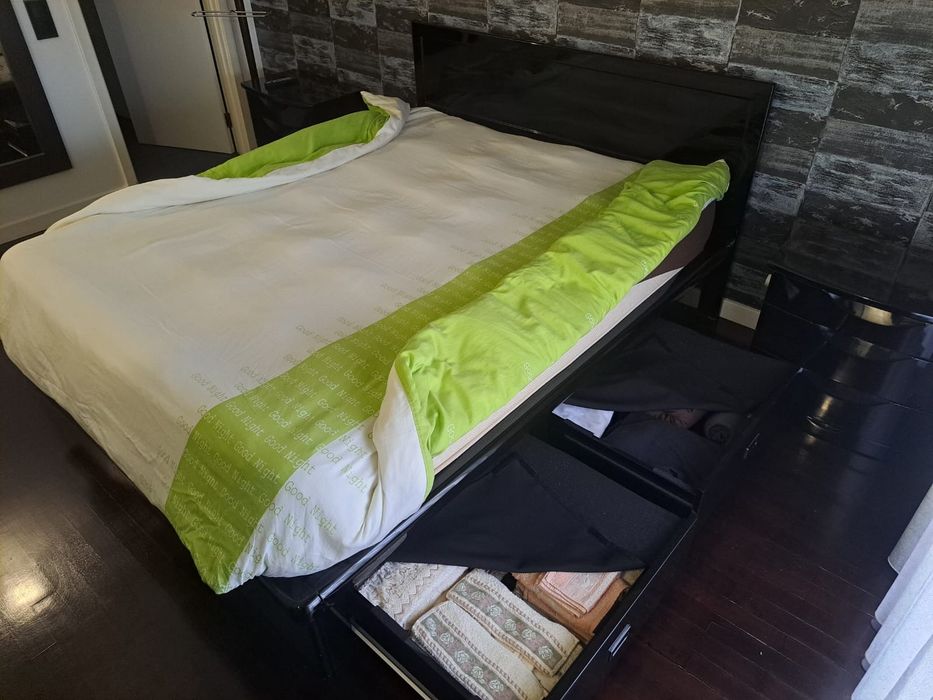 Cama casal MDF lançado preto