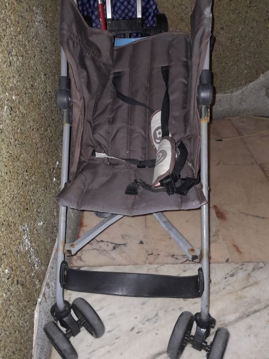 Vendo 4 carrinhos bebe 5€ cada