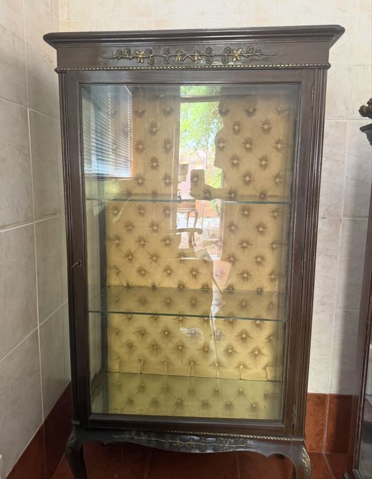 Móvel vitrine clássico