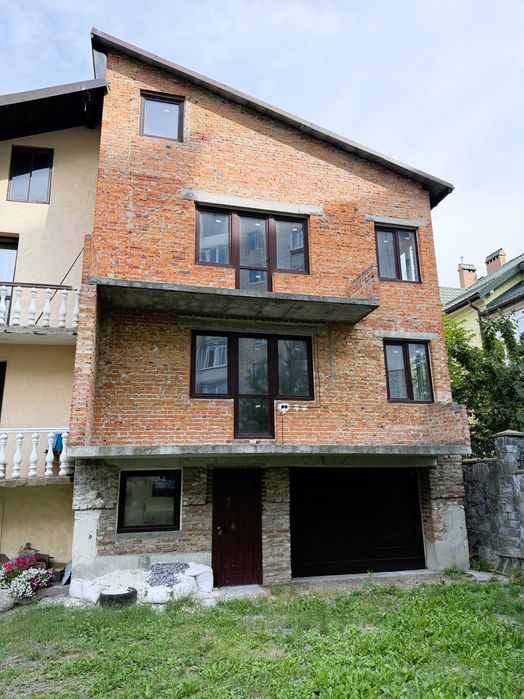 Продаж  будинку у Львові, вул. Шполянська, 299 м.кв., 4 сот, гараж, укриття, БЕЗ КОМІСІЇ.