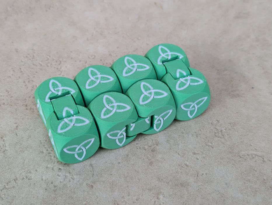 Infinite Cube with Celtic Knot (Triquetra)64552625959553120