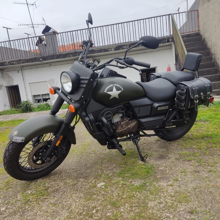 Mota UM RENEGADE Comando em Muito Bom Estado