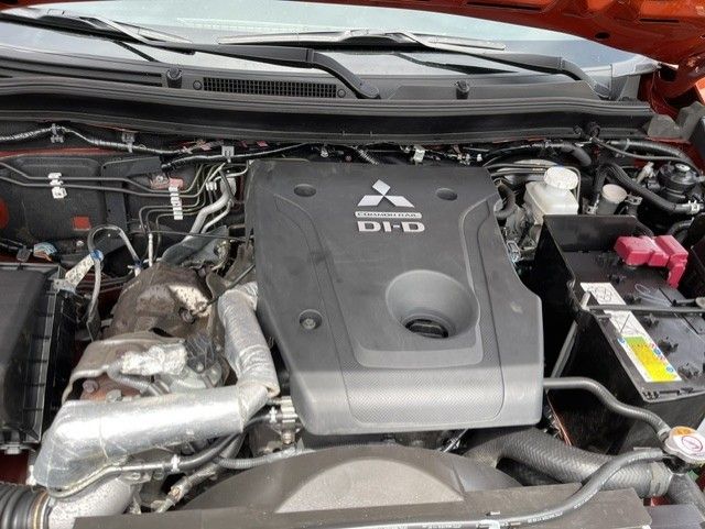 Mitsubishi L200 2.3 DI-D CD Invite Strakar Look 4WD