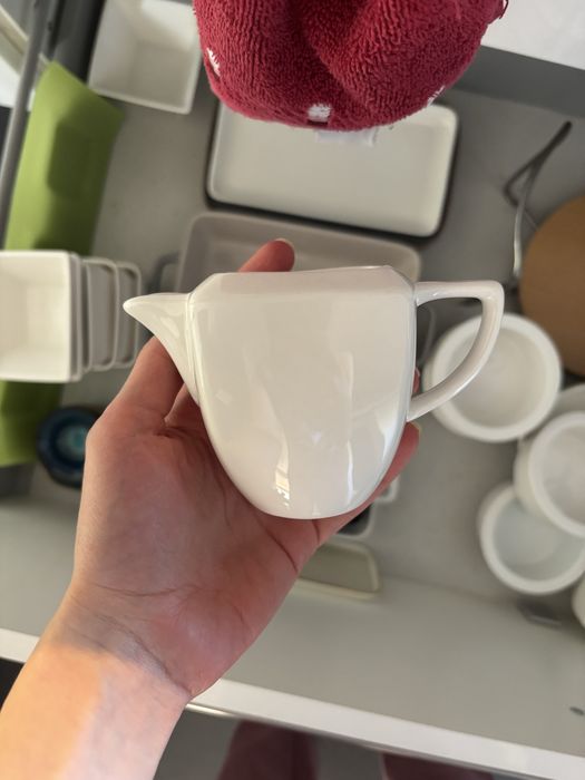 Karolina Hiruni porcelanowy mlecznik sosjerka 300ml