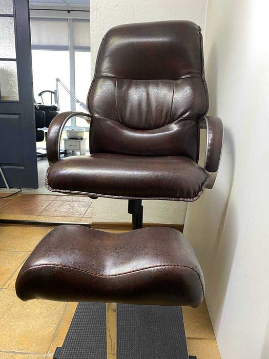 Педикюрне крісло, крісло для педикюру, подологічне крісло