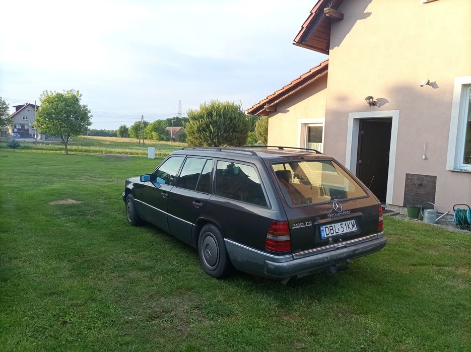 Mercedes W 124 300d