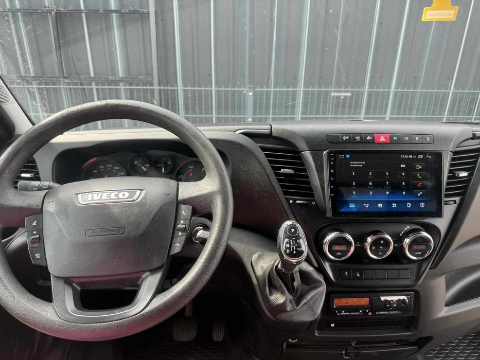 Iveco Daily – kontener z windą kat. B  -  2016r. Kamera cofania