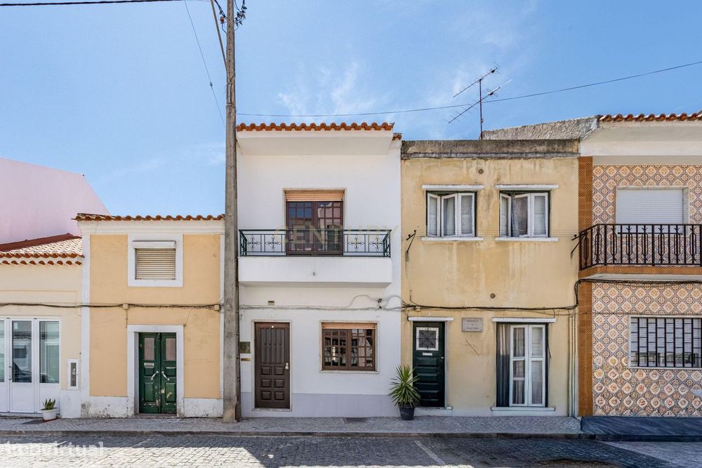 Espaçosa Moradia T3 em Azambuja, Lisboa