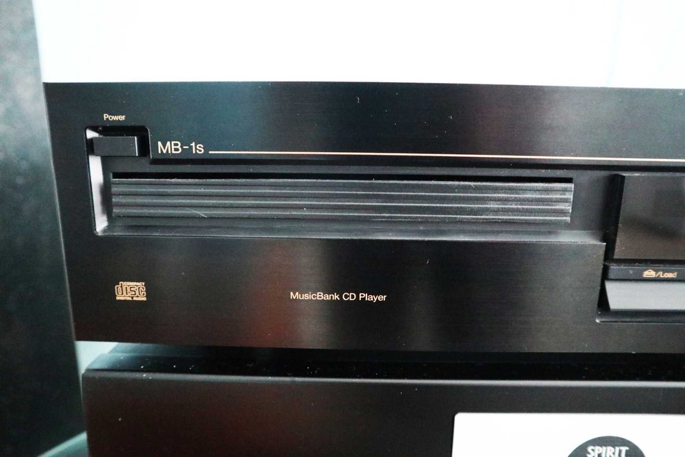 Cd проигрыватель  NAKAMICHI MB-1S Chip 2 x PCM1700P звук 20 бит