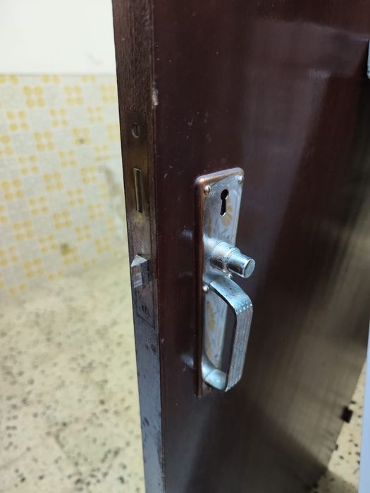 Vendo várias de portas de madeira de interior