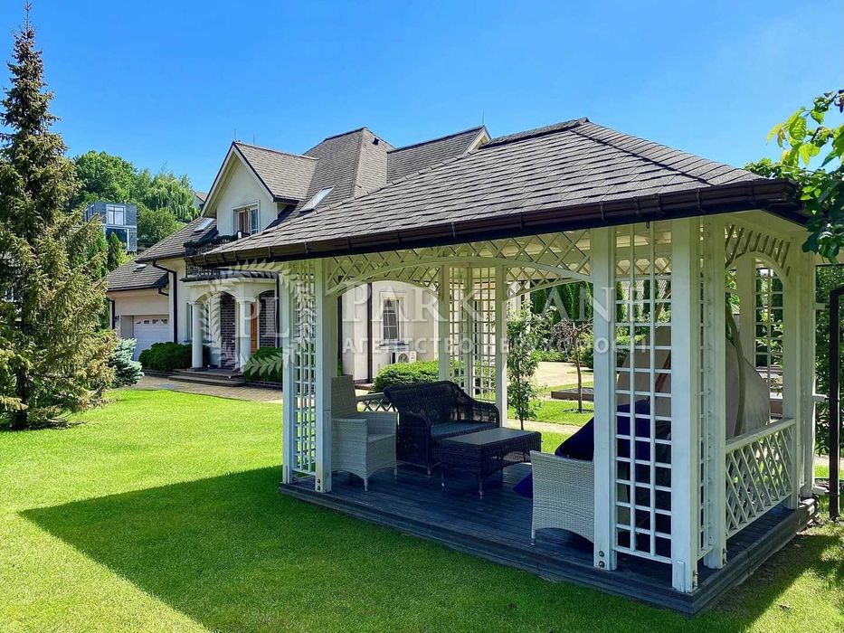 Оренда будинку Лісники. Будинок під горою. 1.3га землі.