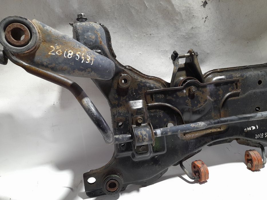 Charriot frente MAZDA 3 (BK)