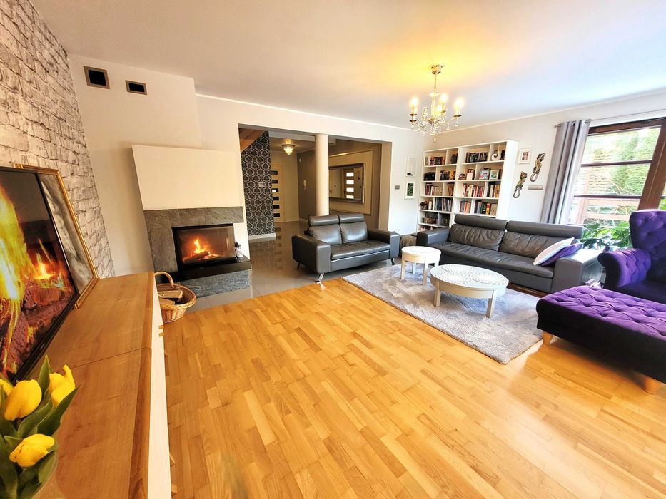 Sprzedam dom, 2 garaże! Super lokalizacja! Niskie koszty, Komfortowy