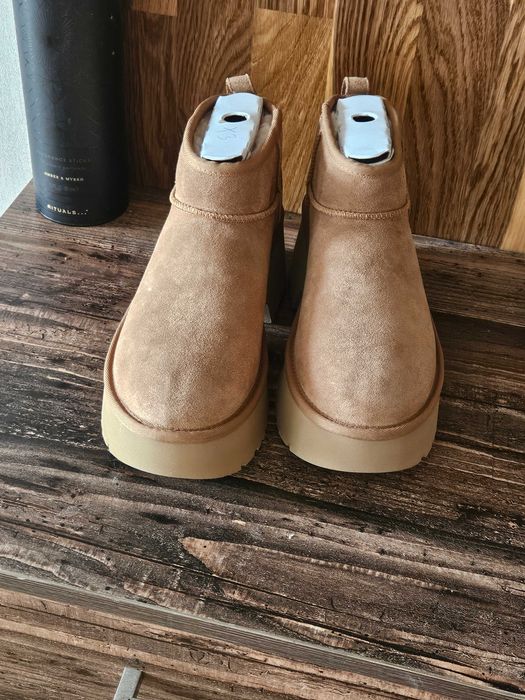 Продам ботинки UGG
