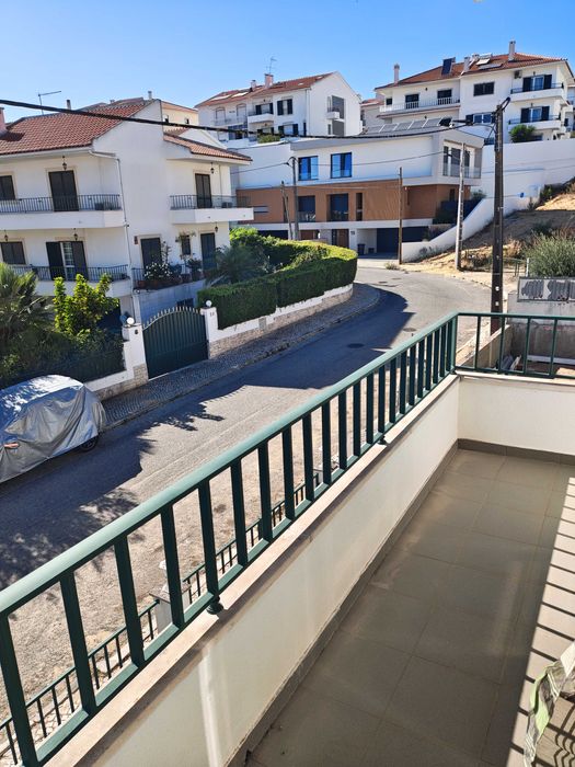 Quarto em Moradia no Feijó (Quinta do Chiado)