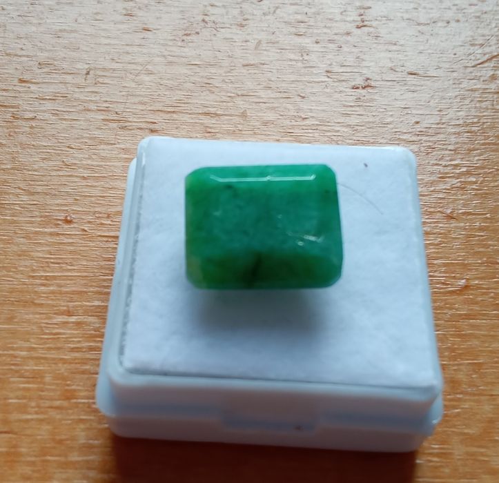 Esmeralda Natural Certificada – 7,65 CT