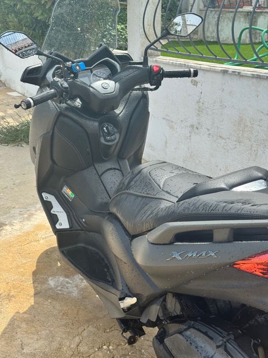 Yamaha X-Max 125