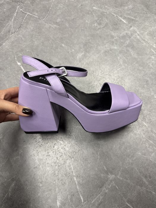 Sandalki skora Pinko r 38