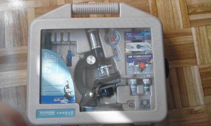 Microscópio                                  .
