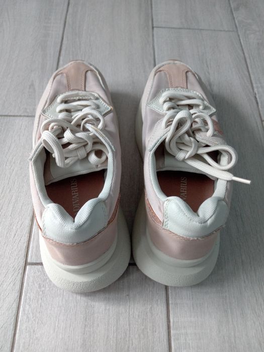 Buty sportowe damskie, młodzieżowe. Stradivarius. 39