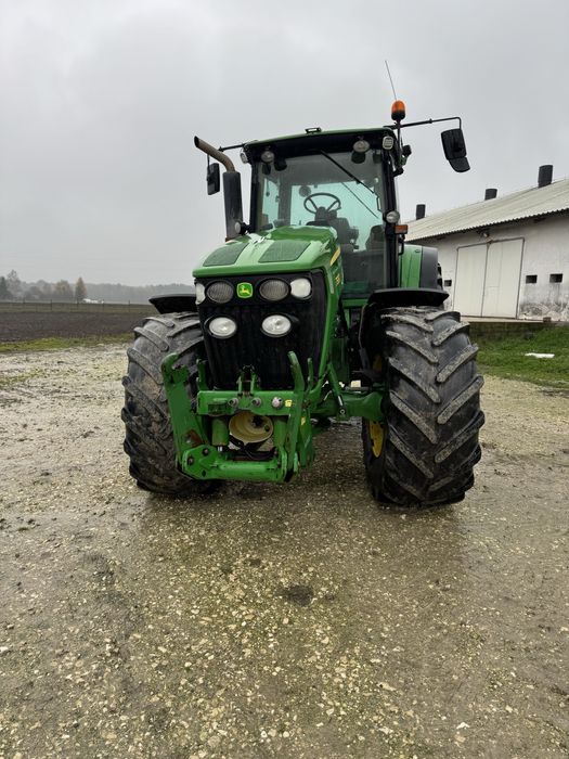 John  Deere 7930.
