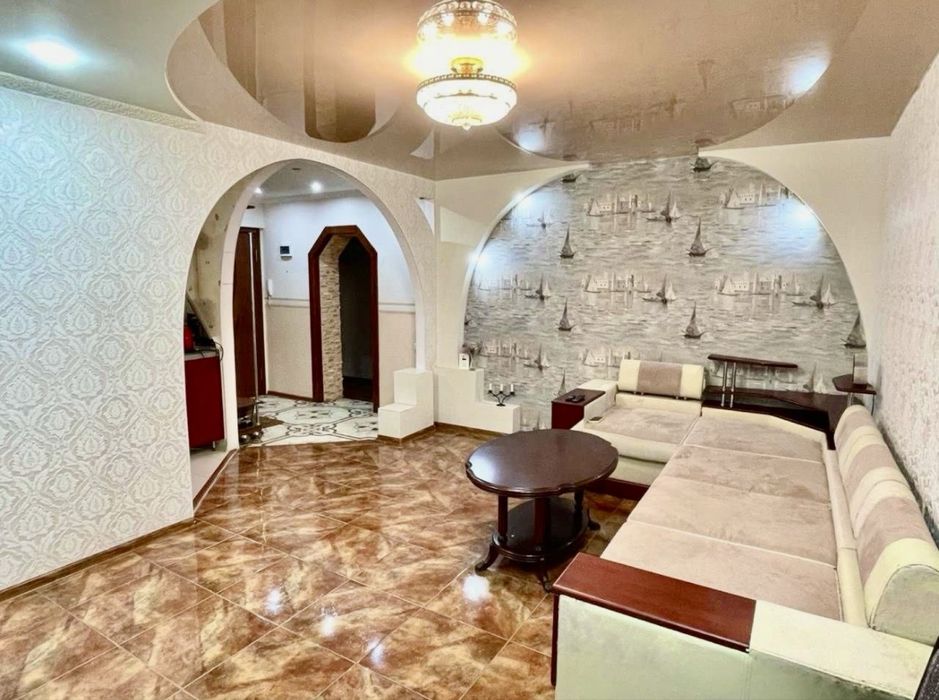 4к квартира в Дніпровському р-ні. Район Великого Лугу.