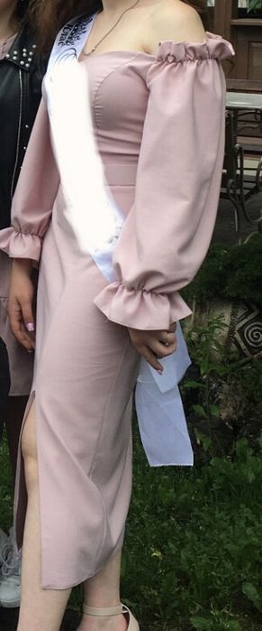 Нарядна сукня плаття