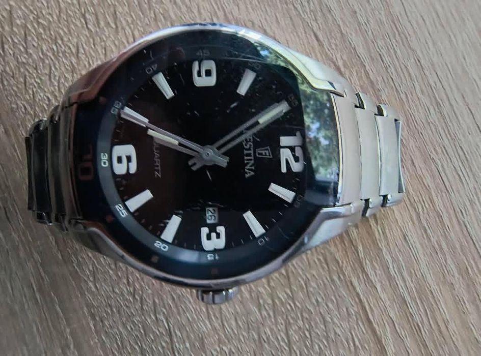 Zegarek męski Festina model f16487 szybka do wymiany.