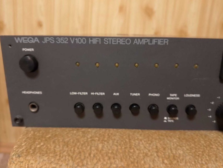 WEGA JPS 352 V 100 HiFi Stereo Amplifier